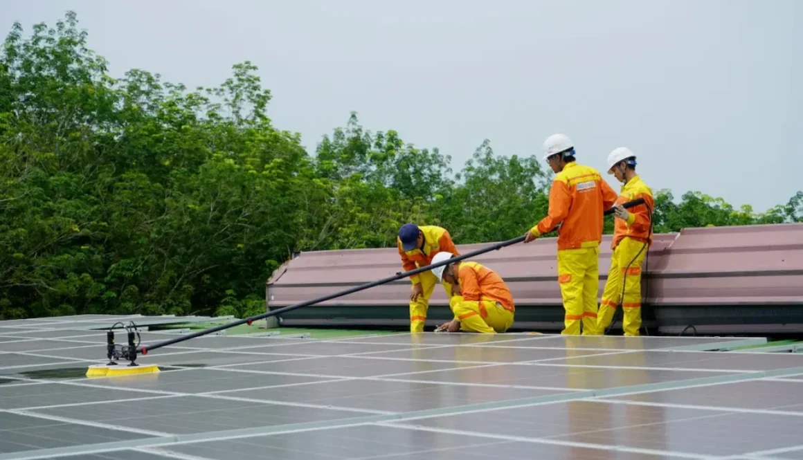 cleaning-solar-panels-kochi